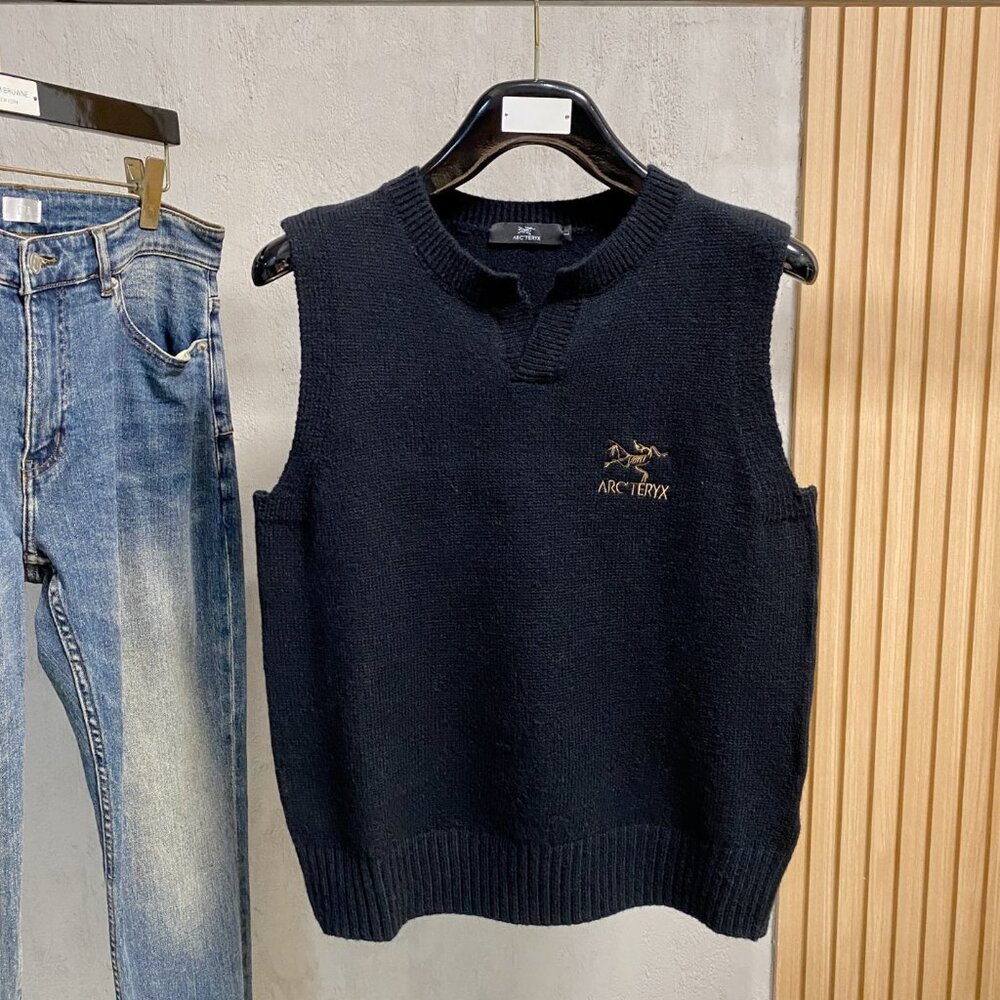 Arc'teryx Casual Knit Vest Sweater